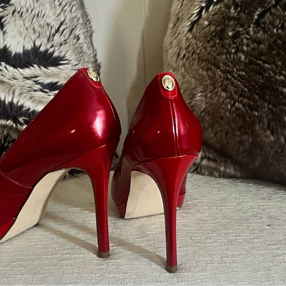Glossy Red High Heels with Pointed Toe and Thin Stiletto Heel